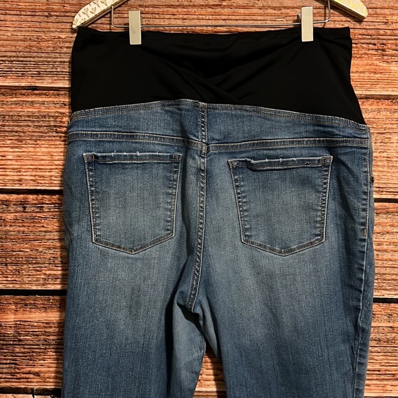 Isabel Maternity Criss cross Panel Jeans - Picture 6 of 7